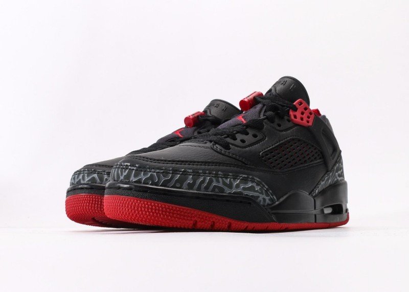 Air Jordan 4 Retro Black Red Crackle Colorway Sneaker - Image 5