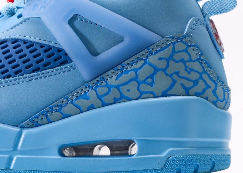Air Jordan 4 Retro Light Blue Snake Texture Sneaker - Image 7
