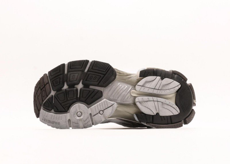 Balenciaga Phantom Sneaker 4th Gen - Image 4