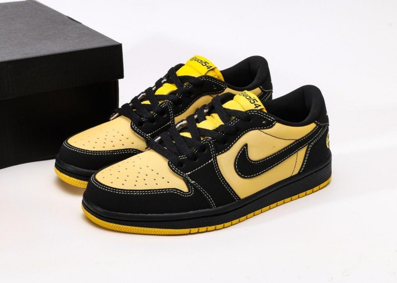 Nike Air Force 1 Low - Streetwear Fashion Styling