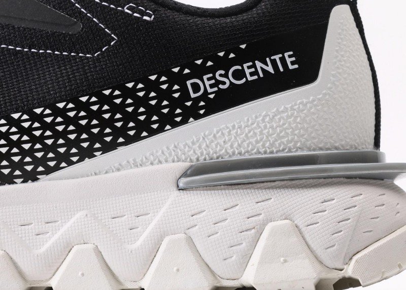 Descente LAVITATE WIRE 3.0 Black-White Shoes - Image 7
