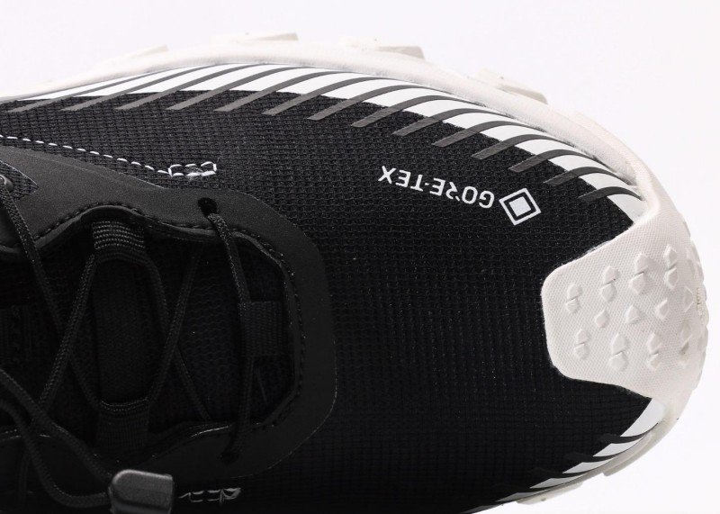 Descente LAVITATE WIRE 3.0 Black-White Shoes - Image 8