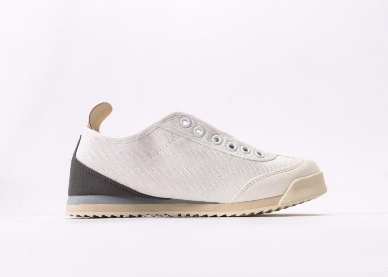 Descente DC Series Retro Panel Casual Shoes (Beige-Gray) - Image 2