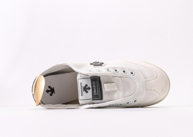 Descente DC Series Retro Panel Casual Shoes (Beige-Gray) - Image 3
