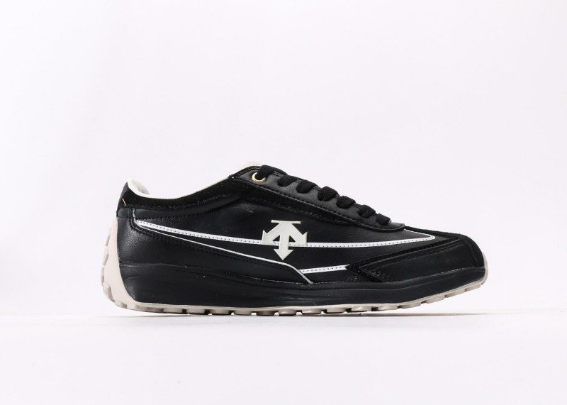 Descente DC Series Retro Leather Casual Shoes (Black) - Image 2
