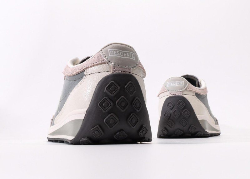 Descente DC Series Retro Panel Leather Casual Shoes - Image 6