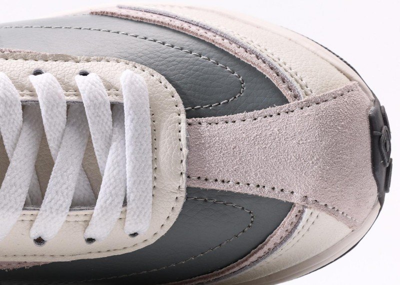 Descente DC Series Retro Panel Leather Casual Shoes - Image 8