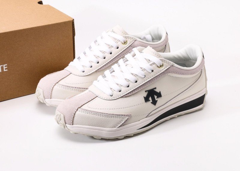 descente-dc-series-beige-white-pink-shoes