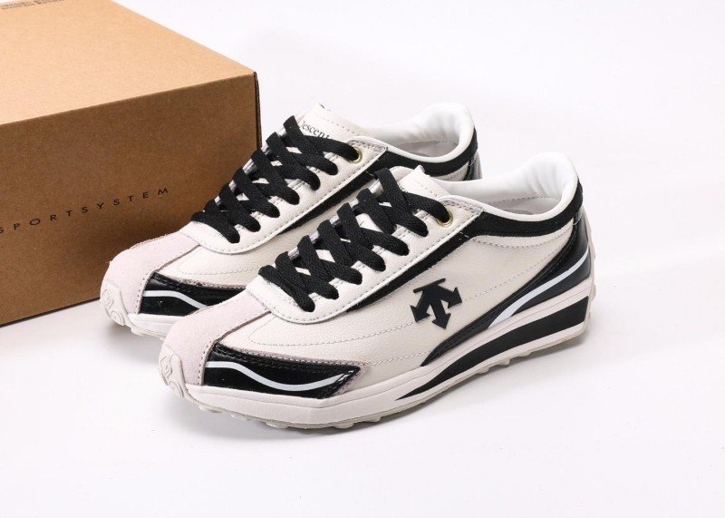 descente-dc-series-beige-black-pink-shoes
